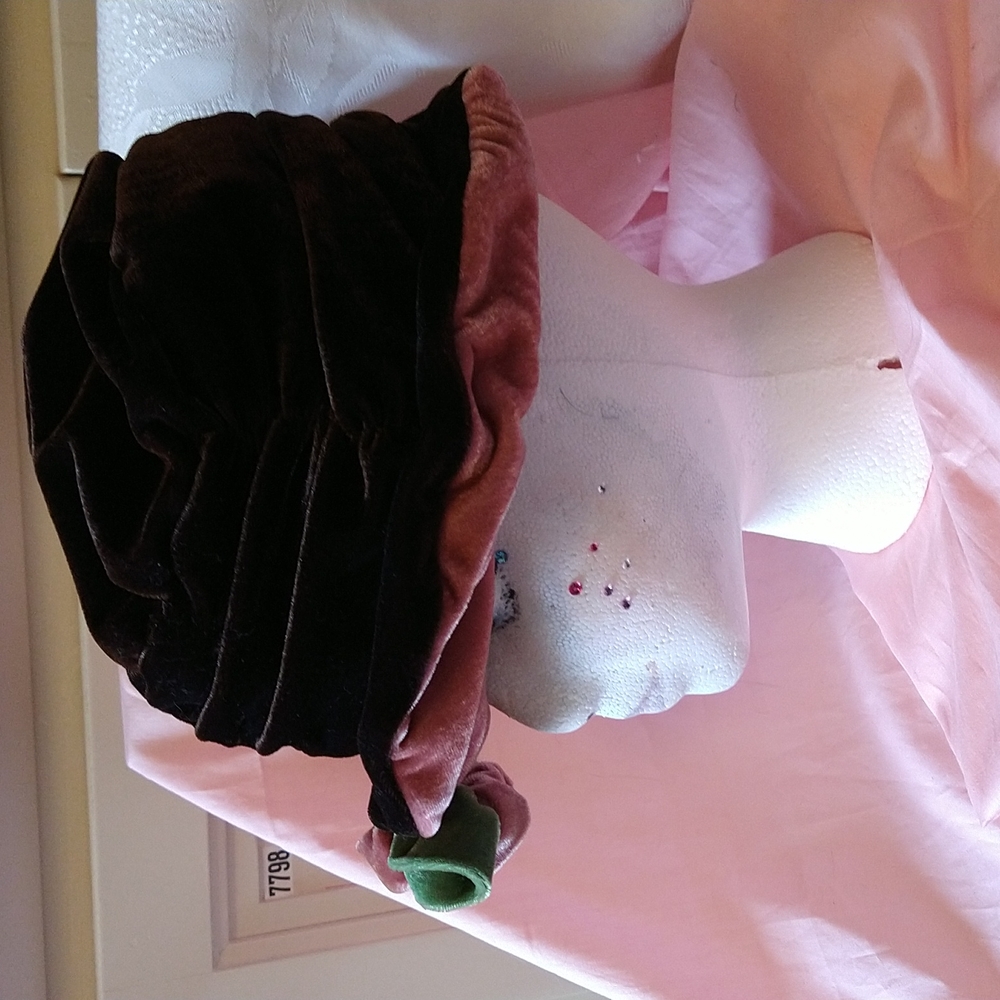 Brown and pink velour hat - Picture 2 of 8